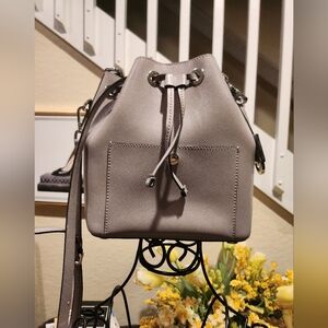 Michael Kors Greenwich Saffiano Bucket shoulder / Crossbody Bag